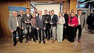 Vier Firmen aus dem Landkreis erhielten die Auszeichnung zum Top-Unternehmen Niederbayerns.