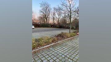 Auf dem Parkplatz werden immer wieder B&ouml;ller gez&uuml;ndet.