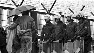 Protest direkt am Bauzaun der WAA