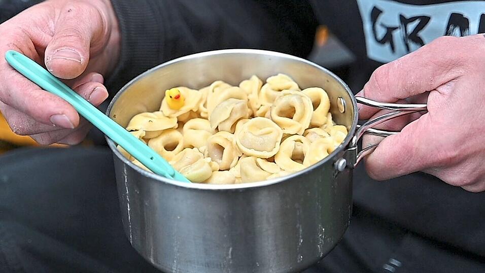 Eine Frau ist im September 2024 gestorben, nachdem sie in einer Pizzeria keimbelastete Tortellini gegessen hatte.