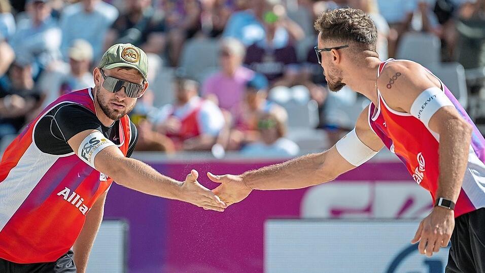 Für Bronze bei der „Deutschen“ bündelten Benedikt (links) und Jonas Sagstetter am Ende einer harten Saison noch einmal alle Kräfte. „Ein cooles Gefühl und sehr emotional“, beschrieb Jonas den Erfolg. Für Bronze bei der „Deutschen“ bündelten Benedikt (links) und Jonas Sagstetter am Ende einer harten Saison noch einmal alle Kräfte. „Ein cooles Gefühl und sehr emotional“, beschrieb Jonas den Erfolg.