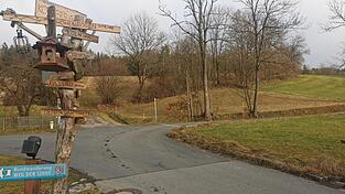 Dem Neubau eines Einfamilienwohnhauses im Ortsteil Kollerbach an der Einm&uuml;ndung Stadlhof stimmte der Gemeinderat zu.