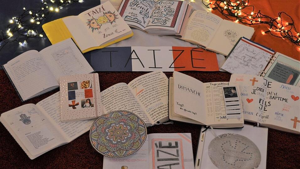 Weil die Schülerinnen nicht nach Taize reisen konnten, holten sie die französische Gemeinde kurzerhand nach Straubing. Weil die Schülerinnen nicht nach Taize reisen konnten, holten sie die französische Gemeinde kurzerhand nach Straubing.