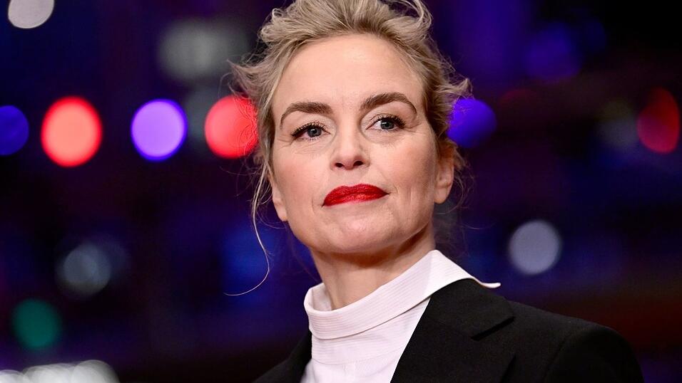 Regisseurin Nia DaCostas hat in «Hedda» weibliche Charaktere geschaffen, die unglaublich komplex und nuanciert sind, voller Mehrdeutigkeiten. Ich liebe es», sagte Schauspielerin Nina Hoss bei der Premiere. (Archivfoto) Regisseurin Nia DaCostas hat in «Hedda» weibliche Charaktere geschaffen, die unglaublich komplex und nuanciert sind, voller Mehrdeutigkeiten. Ich liebe es», sagte Schauspielerin Nina Hoss bei der Premiere. (Archivfoto)