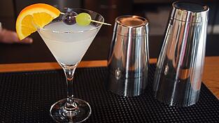 Flüssige Handwerkskunst: Neben Geschmack steht bei Cocktail-Kreationen auch die kunstvolle Inszenierung und Ästhetik im Glas im Vordergrund. Flüssige Handwerkskunst: Neben Geschmack steht bei Cocktail-Kreationen auch die kunstvolle Inszenierung und Ästhetik im Glas im Vordergrund.