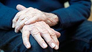 Auch wenn Parkinson manchmal &bdquo;Zitterkrankheit&ldquo; genannt wird, leiden nur etwa 40 Prozent der Patienten an einem Tremor.