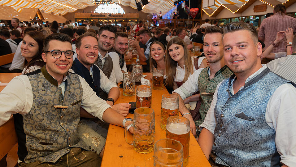 Die Partybilder vom Samstag, 12. August 2023, aus dem Festzelt Nothaft. Die Partybilder vom Samstag, 12. August 2023, aus dem Festzelt Nothaft.