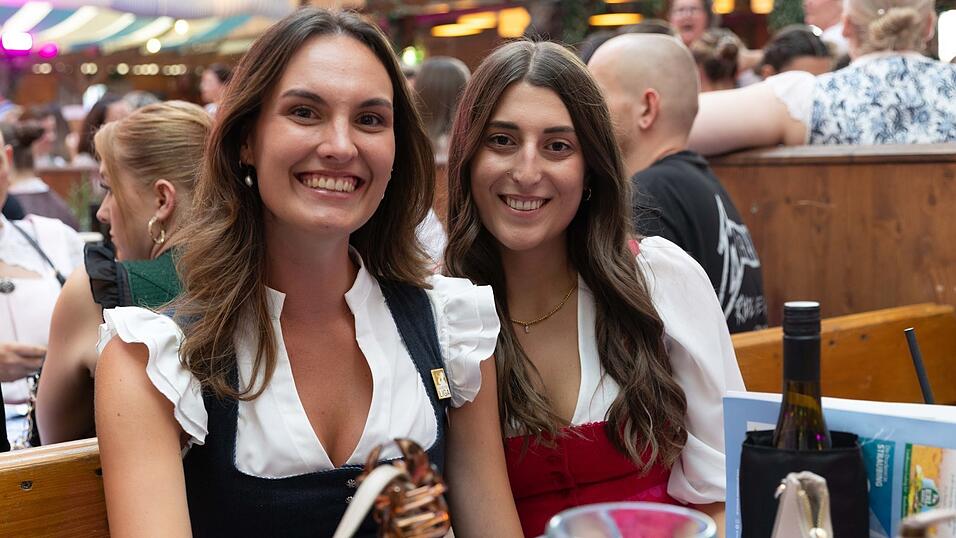 Die Partybilder vom Sonntag, 9. August, aus dem Festzelt Wenisch. Die Partybilder vom Sonntag, 9. August, aus dem Festzelt Wenisch.