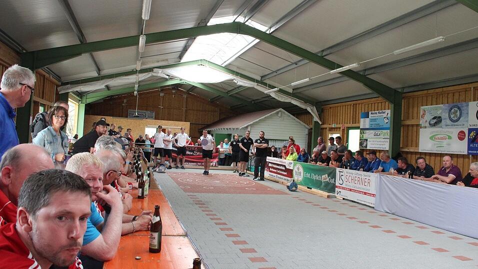 Trotz einer 3:1-F&uuml;hrung mussten sich die Buam aus dem Lamer Winkel am Ende dem TSV Hartpenning verdient mit 3:7 geschlagen geben.