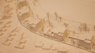 Der Siegerentwurf des Architektenwettbewerbs für die Bebauung am Fuße des Klosterbergs sah fünf Punkthäuser mit insgesamt 74 Wohneinheiten vor. Der Siegerentwurf des Architektenwettbewerbs für die Bebauung am Fuße des Klosterbergs sah fünf Punkthäuser mit insgesamt 74 Wohneinheiten vor.