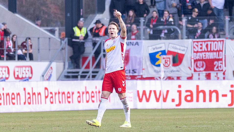 Der Jahn ist wieder da, und Abwehrchef Felix Strauss nach seiner Gelbsperre zur&uuml;ck - rechtzeitig zum Duell mit Primus Osnabr&uuml;ck.