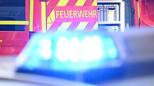 Mehrere Menschen wurden bei dem Brand durch Rauch verletzt. (Symbolfoto) Mehrere Menschen wurden bei dem Brand durch Rauch verletzt. (Symbolfoto)