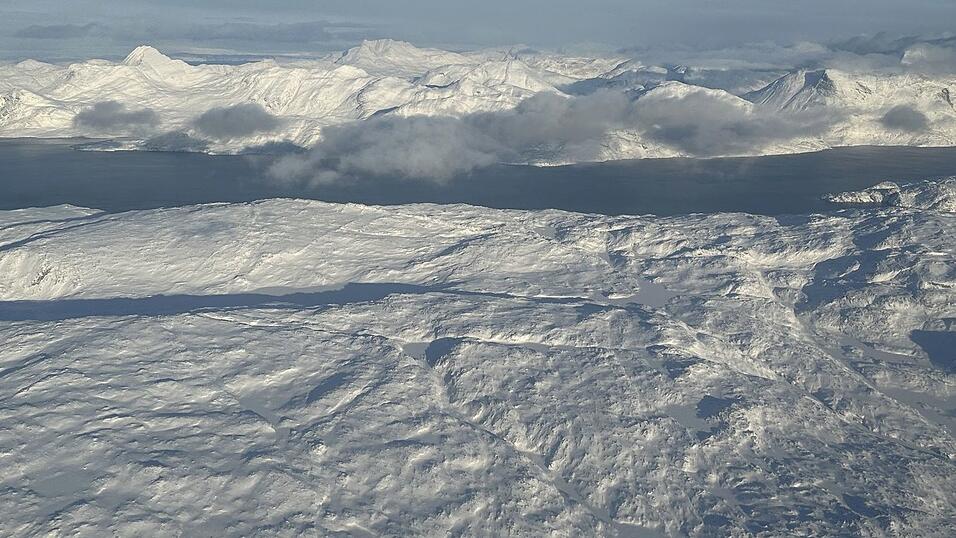 Eine verschneite Landschaft nahe Nuuk.