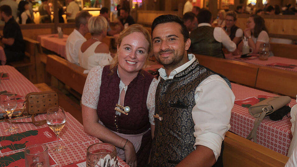 Die Partybilder vom Dienstag, 15. August 2023, aus dem Festzelt Krönner. Die Partybilder vom Dienstag, 15. August 2023, aus dem Festzelt Krönner.