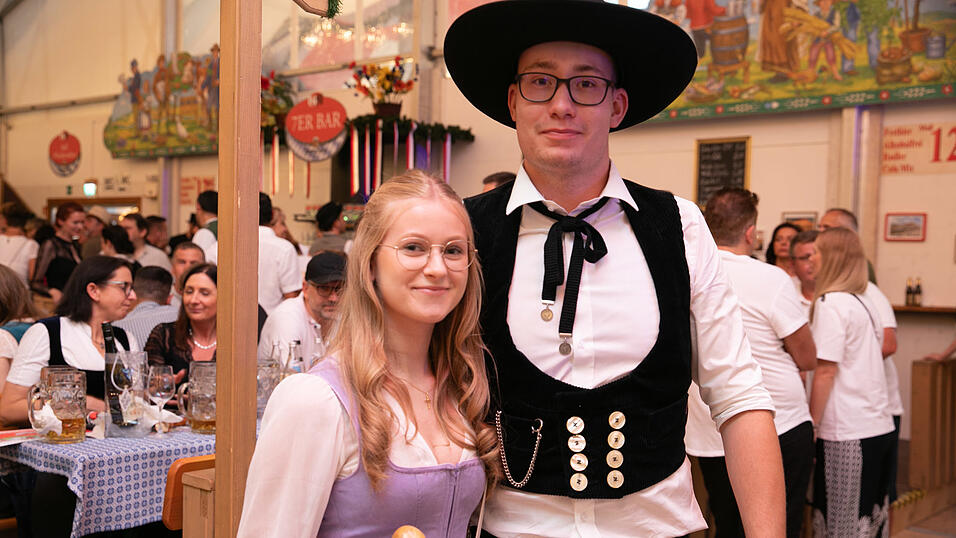 Die Partybilder vom Freitag, 8. August, aus dem Festzelt Greindl. Die Partybilder vom Freitag, 8. August, aus dem Festzelt Greindl.