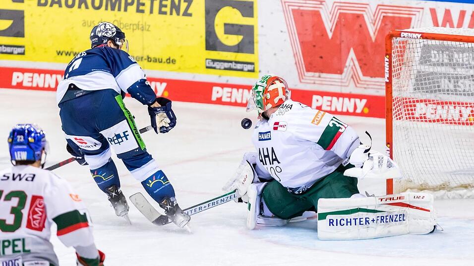 Die Straubing Tigers haben die Augsburger Panther mit 3:1 besiegt. Die Straubing Tigers haben die Augsburger Panther mit 3:1 besiegt.