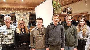Von links: Vorsitzender Albert Gro&szlig;, Jugendwartin Elisa Dummer, Michael Gro&szlig;, Nick Laumer und Janik Laumer sowie Jugendwartin Theresa Laumer. Nicht auf dem Bild ist Florian Weigl.