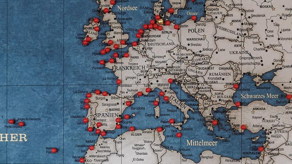 Mehr als 120 H&auml;fen hat er mit dem Schiff besucht.