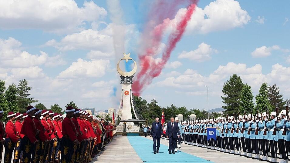 Der türkische Präsident Recep Tayyip Erdogan bereitete Trump eine große Bühne. Der türkische Präsident Recep Tayyip Erdogan bereitete Trump eine große Bühne.