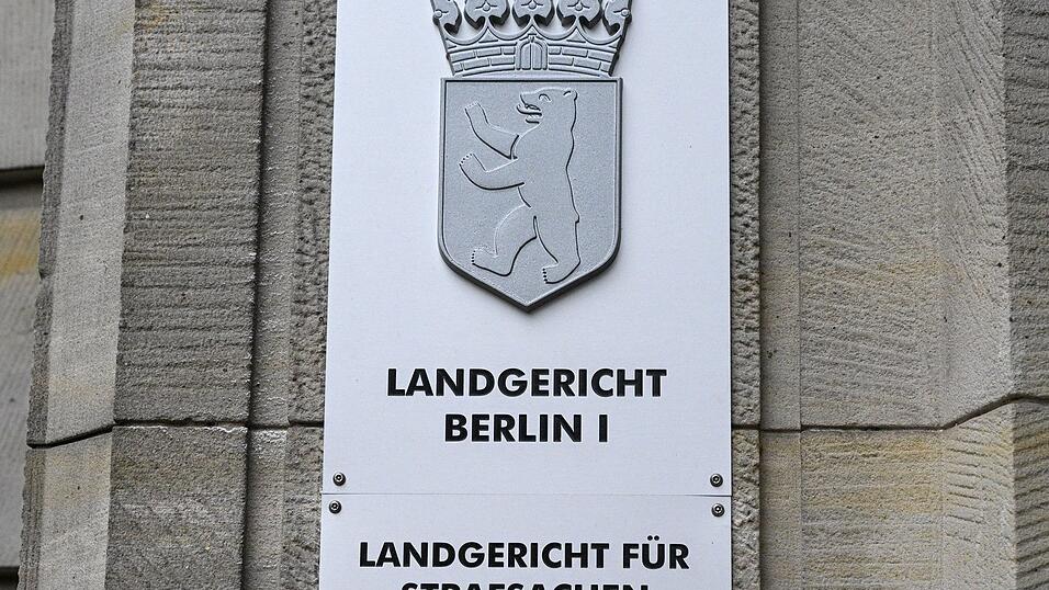 Eine Autoh&auml;ndlerin, die Luxusfahrzeuge im Wert von rund 15 Millionen Euro illegal nach Russland vermittelt haben soll, erhielt vier Jahre und neun Monate Haft. (Symbolbild)