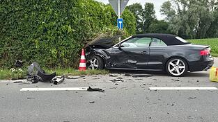 Drei Personen wurden bei dem Unfall verletzt. Drei Personen wurden bei dem Unfall verletzt.