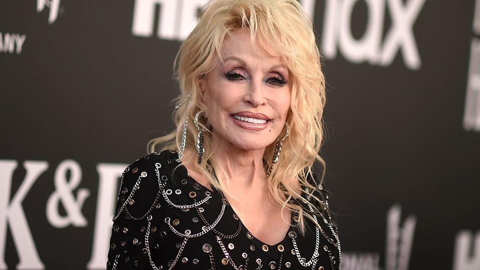 Dolly Parton wurde von der Oscar-Akademie für ihr sozialen Engagement geehrt. (Archivbild) Dolly Parton wurde von der Oscar-Akademie für ihr sozialen Engagement geehrt. (Archivbild)