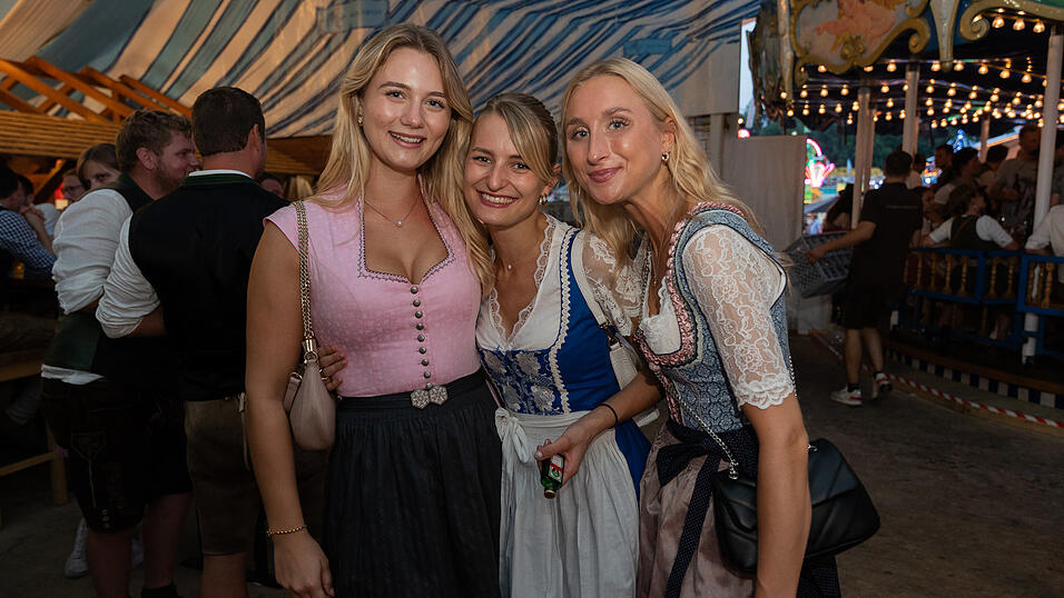 Die Partybilder vom Donnerstag, 17. August 2023, aus dem Festzelt Wenisch. Die Partybilder vom Donnerstag, 17. August 2023, aus dem Festzelt Wenisch.