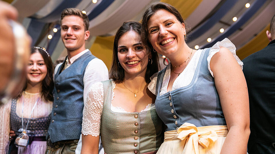 Die Partybilder vom Freitag, 8. August, aus dem Festzelt Reisinger. Die Partybilder vom Freitag, 8. August, aus dem Festzelt Reisinger.