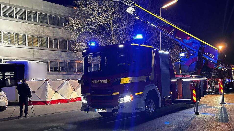 Der Junge aus dem nordrhein-westfälischen Kamen starb laut Polizei direkt nach der Kollision. Der Junge aus dem nordrhein-westfälischen Kamen starb laut Polizei direkt nach der Kollision.