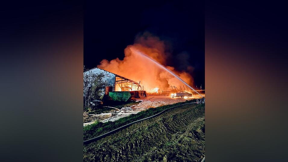 Wasserwerfer im Einsatz.