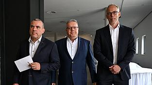 Die drei Abgeordneten Stefan Wogawa, Dirk Hoffmeister und Roberto Kobelt haben nach eigenen Angaben eine neue Partei gegründet. Die drei Abgeordneten Stefan Wogawa, Dirk Hoffmeister und Roberto Kobelt haben nach eigenen Angaben eine neue Partei gegründet.