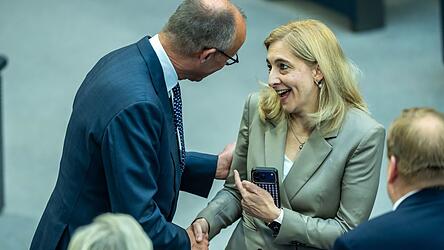 Ministerin Nina Warken (CDU) warb f&uuml;r das Spargesetz.