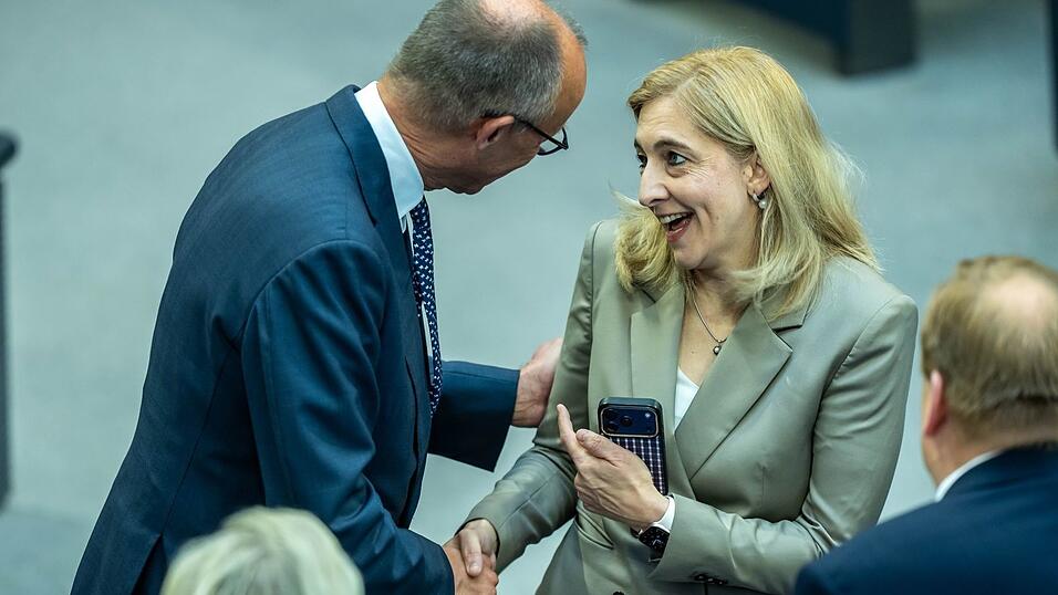 Ministerin Nina Warken (CDU) warb für das Spargesetz. Ministerin Nina Warken (CDU) warb für das Spargesetz.