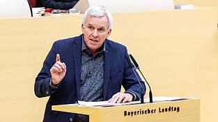 Ralf Stadler fällt immer wieder mit fragwürdigen Beiträgen in den sozialen Medien auf.