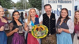 Der Vogelmayer und die Goaßmaßkandidatinnen von 2024.