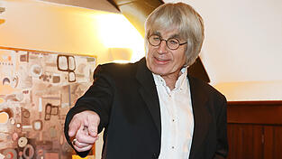 Roland Biswurm bei seiner Aufstellungsversammlung in der „Zentrale zum Rieblwirt“.