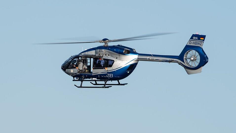 Dank eines Hubschraubers fand die Polizei die 80-J&auml;hrige. (Symbolbild)