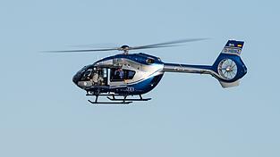 Dank eines Hubschraubers fand die Polizei die 80-J&auml;hrige. (Symbolbild)