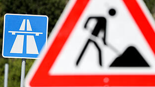 An der Anschlussstelle Neutraubling wird ab dem 12. Mai die Fahrbahn erneuert. (Symbolbild)