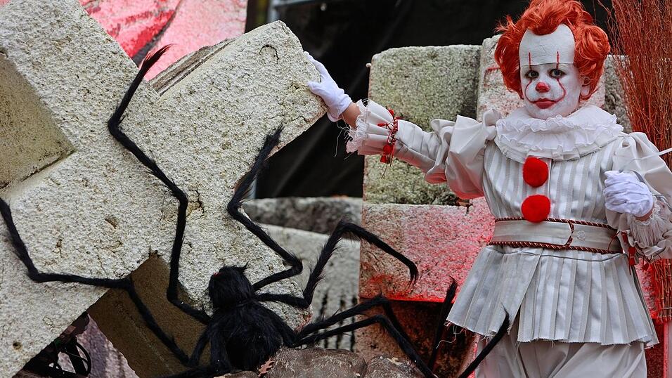 Die Figur von Pennywise aus dem Horrorfilm «Es» von Andy Muschietti machte Clowns endgültig wieder furchterregend. Die Figur von Pennywise aus dem Horrorfilm «Es» von Andy Muschietti machte Clowns endgültig wieder furchterregend.