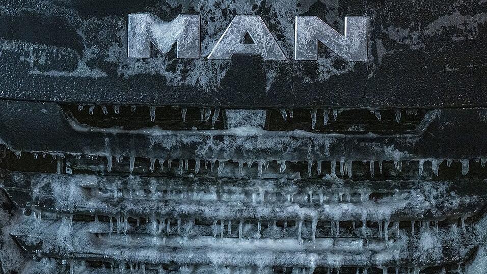 Die gefrierende N&auml;sse ist gef&auml;hrlich.