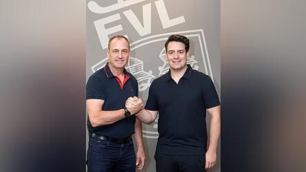 Ziehen an einem Strang: Ralf Hantschke (li.) und Max Brandl bilden das neue Gesch&auml;ftsf&uuml;hrer-Duo des EV Landshut.