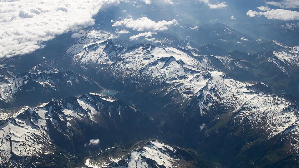 Das Unglück ereignete sich in den Zillertaler Alpen. (Archivbild) Das Unglück ereignete sich in den Zillertaler Alpen. (Archivbild)