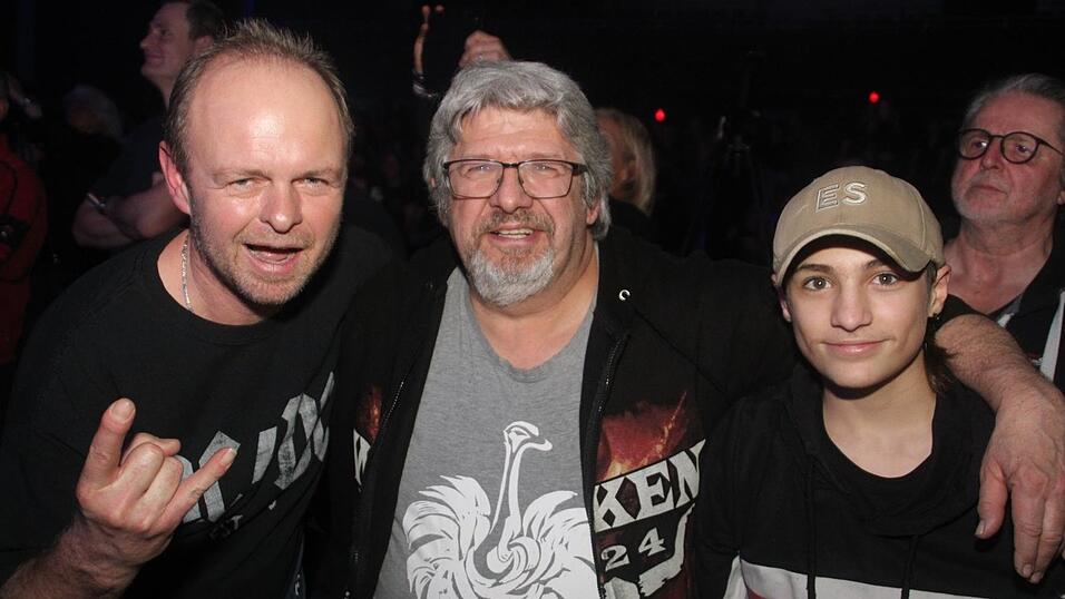 Eindrücke vom Konzertabend der AC/DC-Coverband Barock in er Landshuter Sparkassen-Arena. Eindrücke vom Konzertabend der AC/DC-Coverband Barock in er Landshuter Sparkassen-Arena.