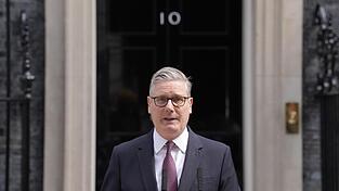 Keir Starmer ist am Montag vor die Presse getreten und hat seinen Rücktritt angekündigt. Überraschend kam das nicht mehr. Keir Starmer ist am Montag vor die Presse getreten und hat seinen Rücktritt angekündigt. Überraschend kam das nicht mehr.
