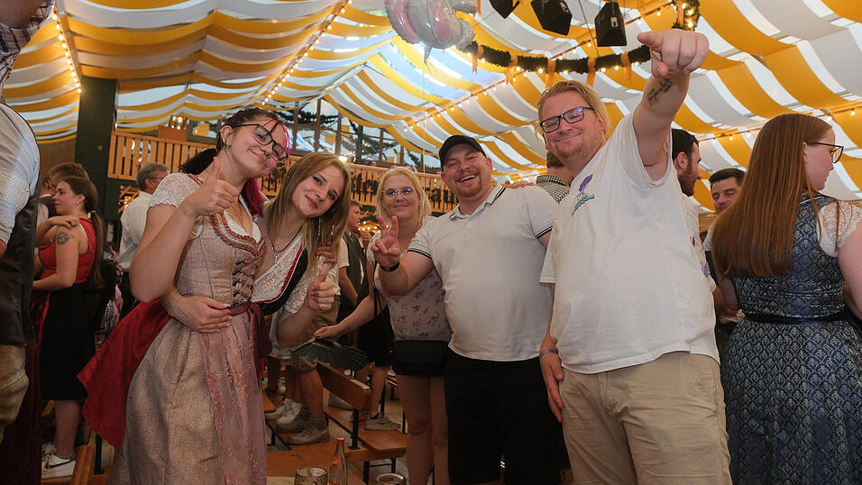 Die Partybilder vom Mittwoch, 16. August 2023, aus dem Festzelt Nothaft. Die Partybilder vom Mittwoch, 16. August 2023, aus dem Festzelt Nothaft.