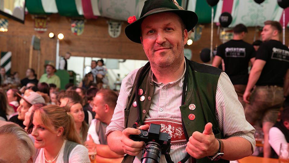 Echte Blasmusikfans lie&szlig;en sich den Montagabend im Festzelt Weckmann nicht entgehen.