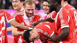 Jamal Musiala jubelt &uuml;ber sein erstes Bundesliga-Tor seit fast einem Jahr.