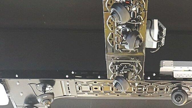 Die aufwendige Technik ist an der Decke erkennbar.
