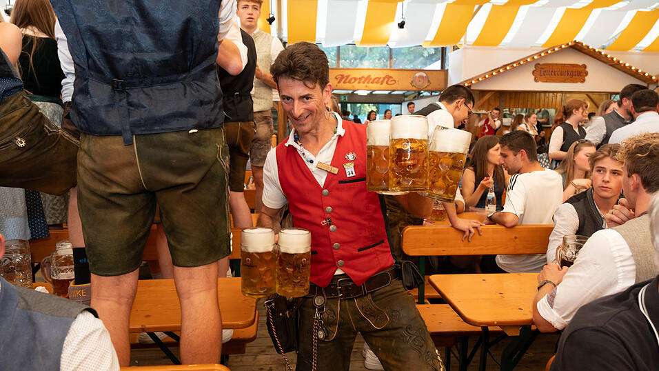 Die Partybilder vom Freitag, 16. August, aus dem Festzelt Nothaft. Die Partybilder vom Freitag, 16. August, aus dem Festzelt Nothaft.